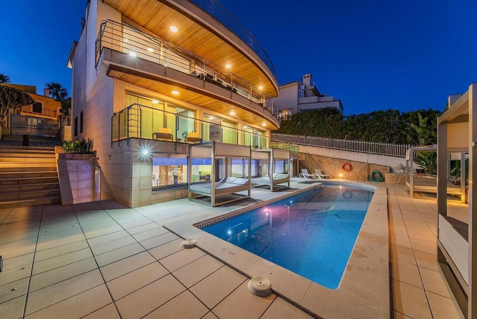 Atemberaubende Villa Mit Whirlpool, Beheiztem Pool Und Meerblick In Aucanada Alcanada 度假居